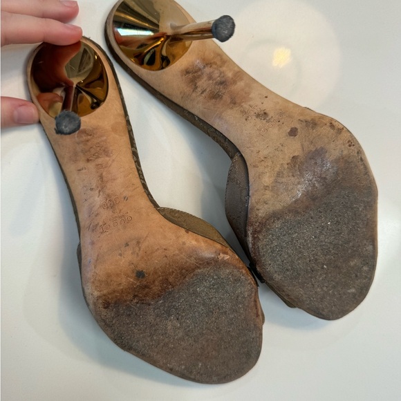 Y2K GG Gucci Gold Horsebit Heels, Size 8 - Picture 6 of 7
